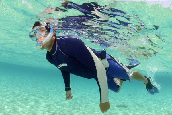 snorkel guiado en aguas cristalinas de Lanzarote con Atlantis Diving